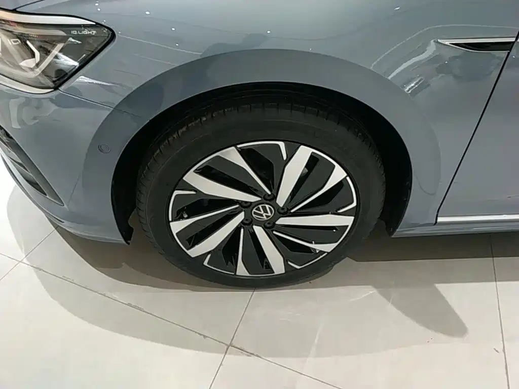 Volkswagen Passat 2023 — фото 23