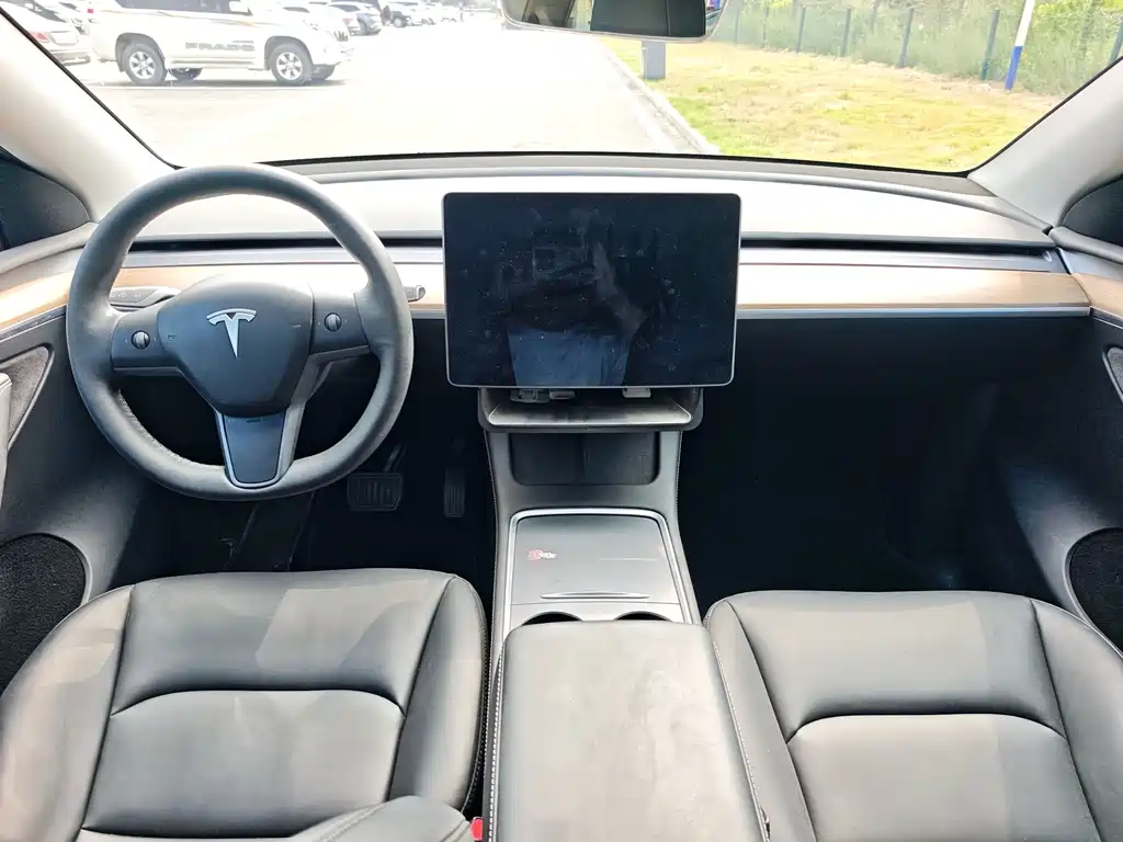 Tesla Model Y 2021 — фото 12