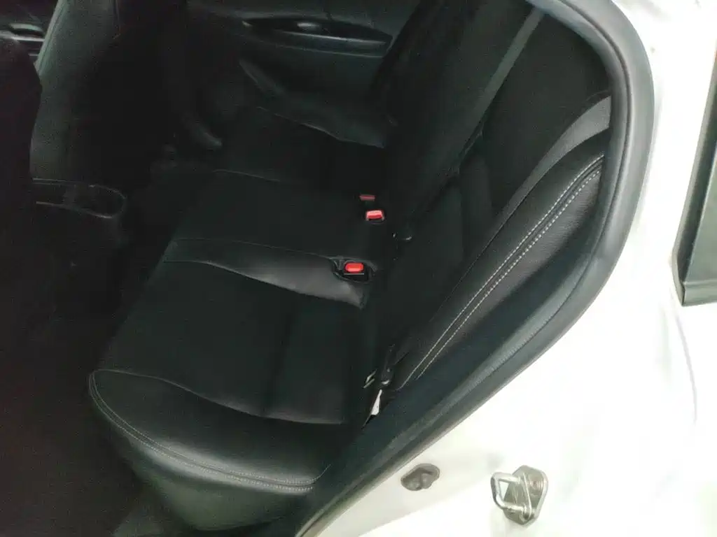 Toyota Yaris L 2019 — фото 17