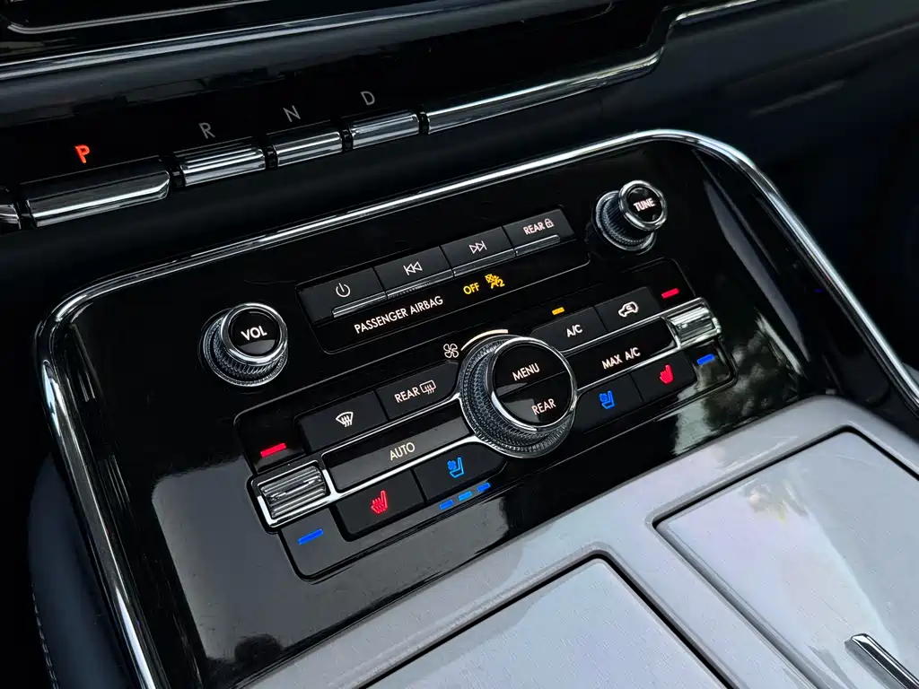 Lincoln Navigator 2019 — фото 15