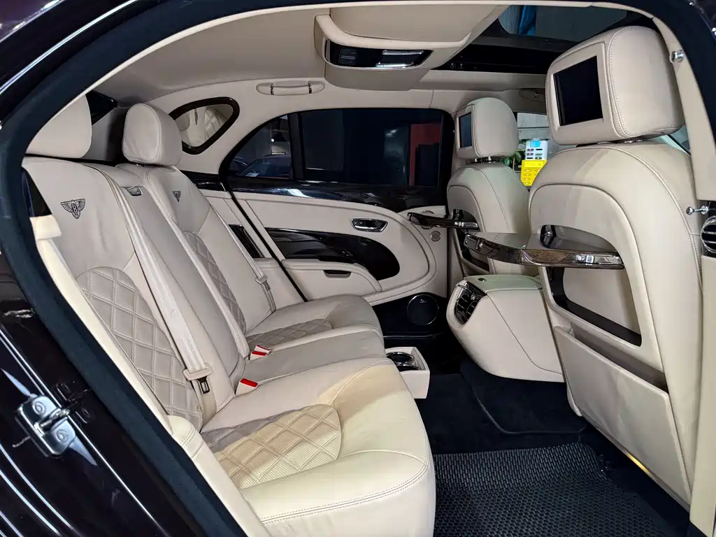 Bentley Mulsanne 2014 — фото 26