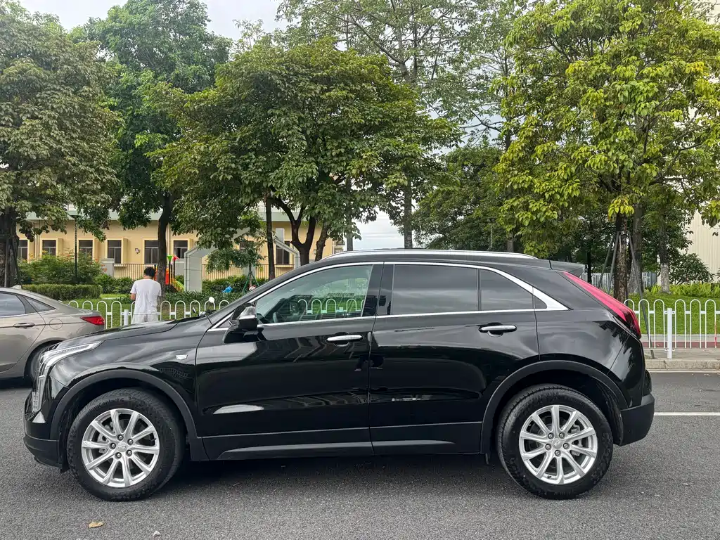 Cadillac XT4 2021 — фото 3