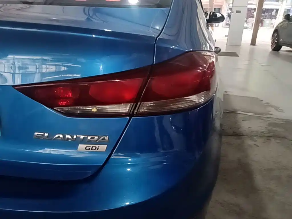 Hyundai Elantra 2018 — фото 8