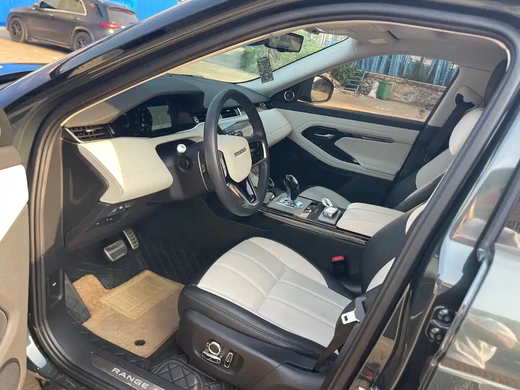 Land Rover Evoque 2023 — фото 9
