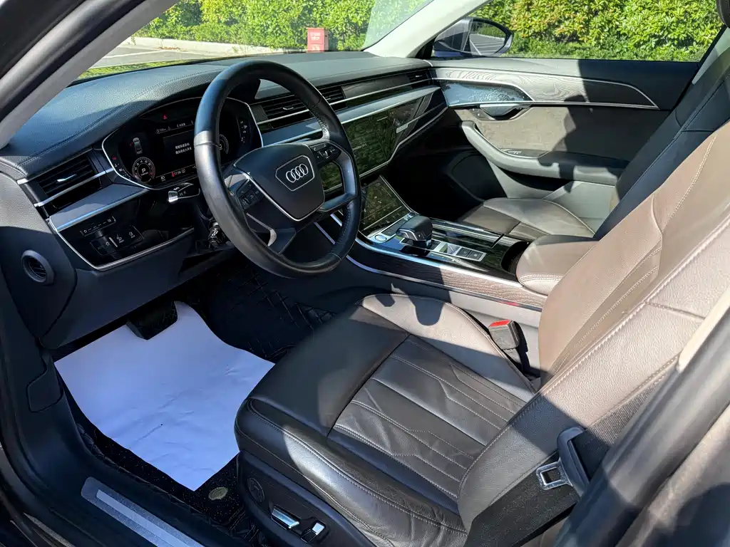 Audi A8 2019 — фото 16