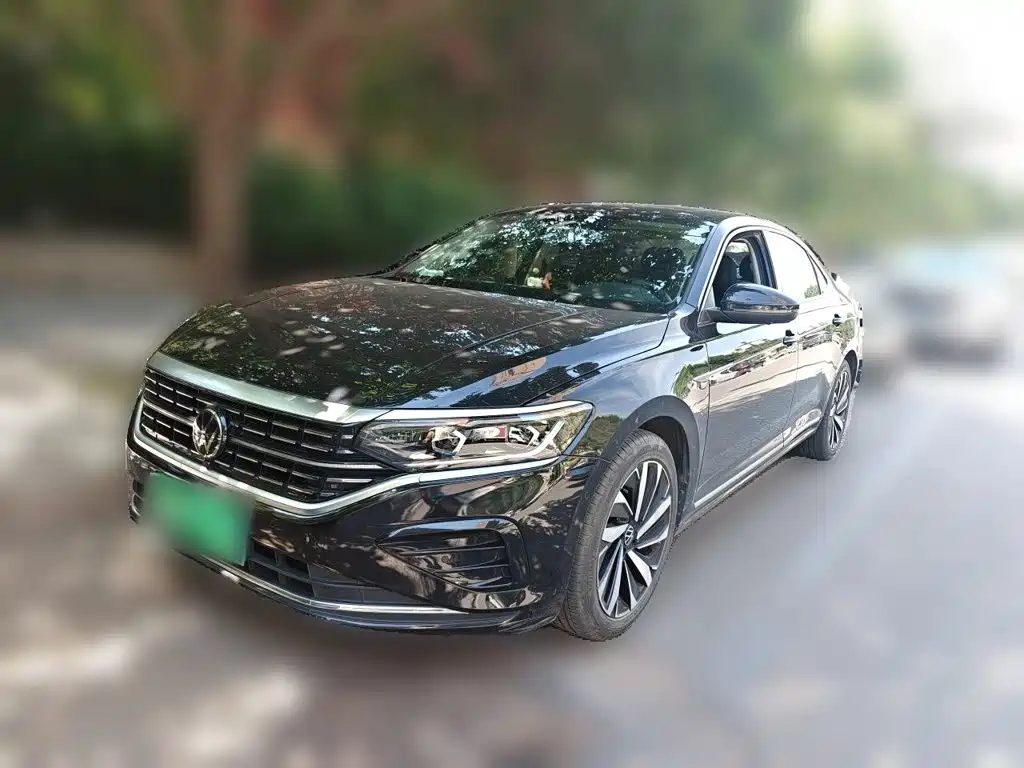 Volkswagen Passat 2023 — фото 1