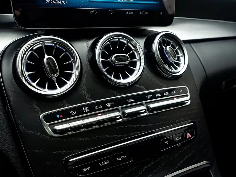 Mercedes-Benz C-Class 2019 — фото 22