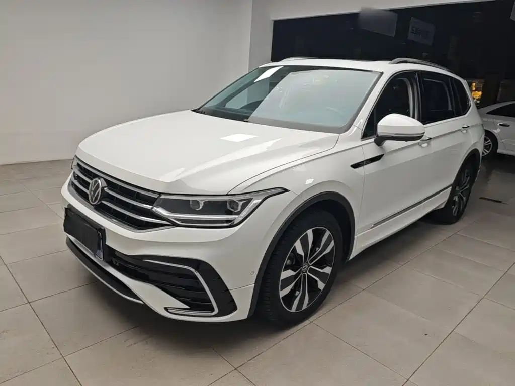 Volkswagen Tiguan L 2023 — фото 2