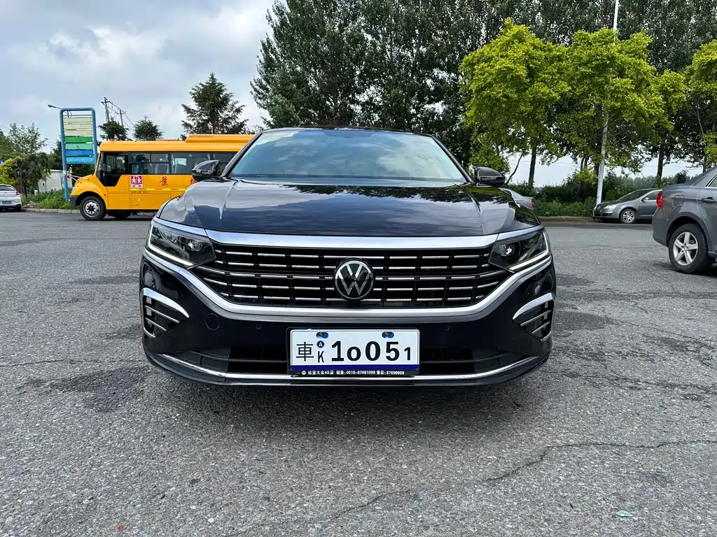 Volkswagen Passat 2023 — фото 3