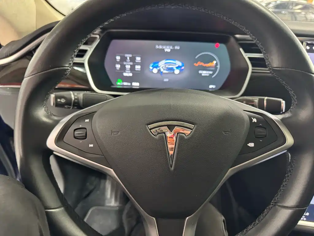 Tesla Model S 2016 — фото 12