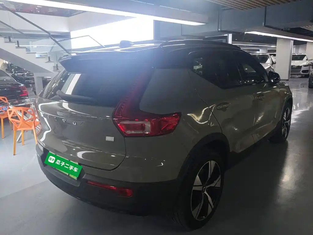 Volvo XC40 NEV 2021 — фото 7