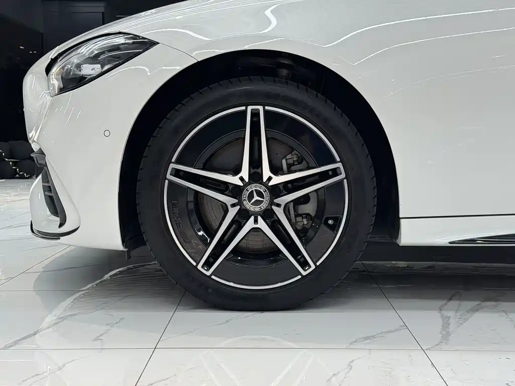 Mercedes-Benz C-Class 2024 — фото 13