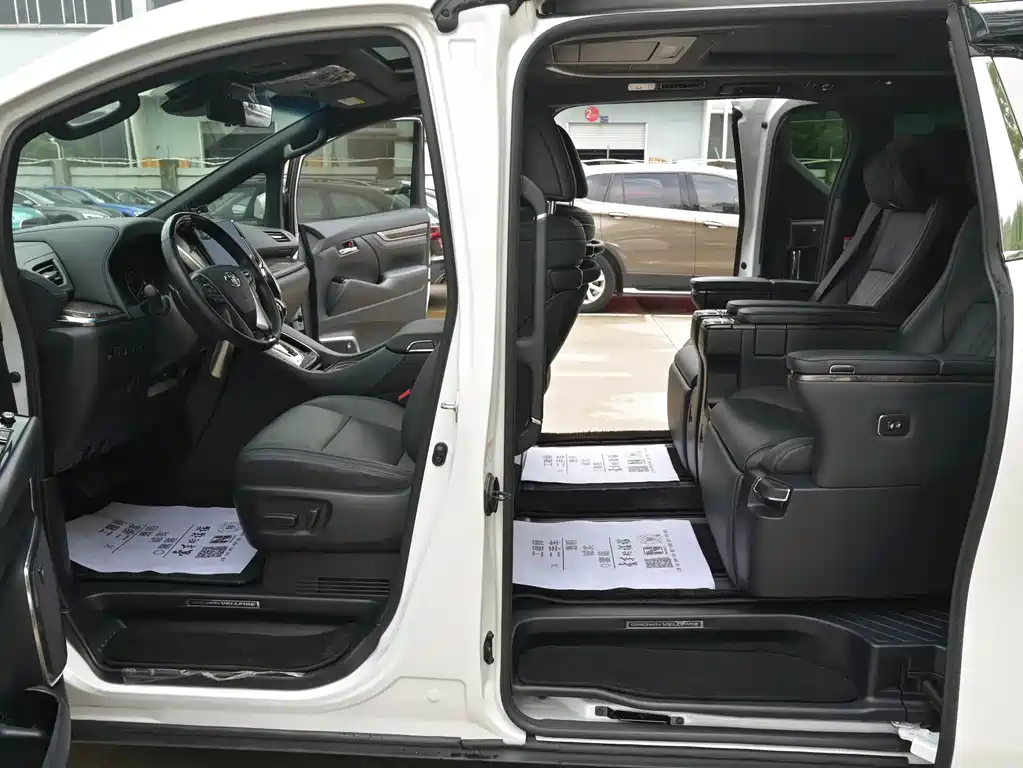 Toyota Vellfire 2023 — фото 22