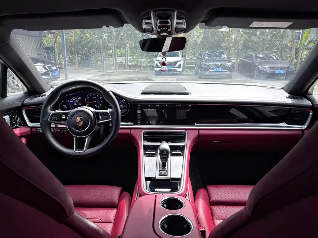 Porsche Panamera 2019 — фото 6