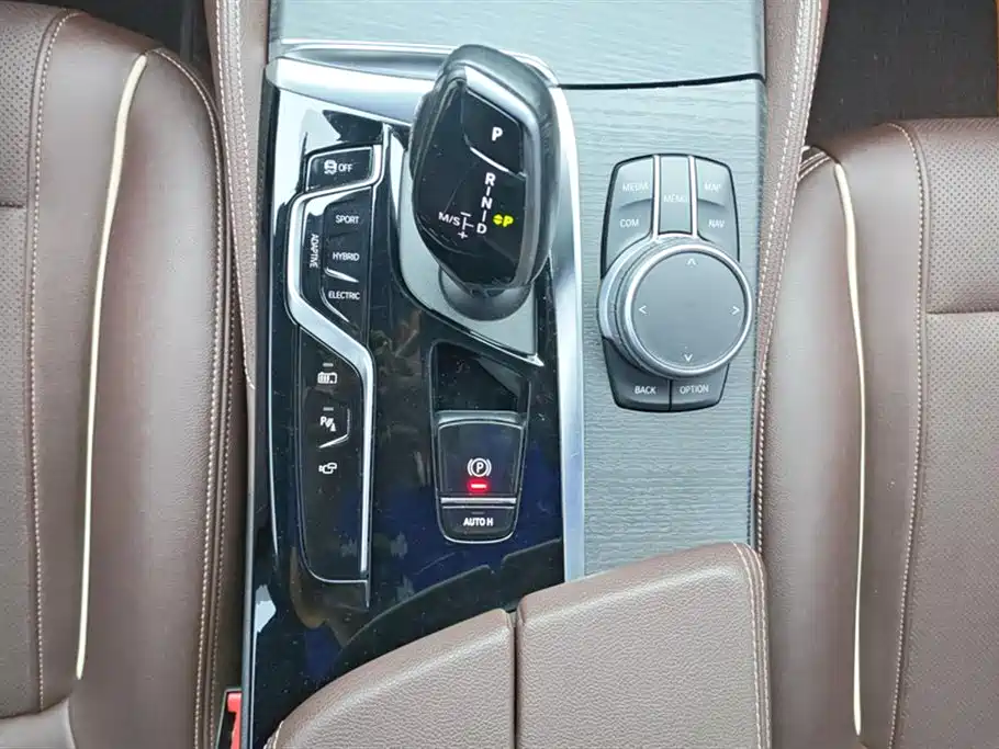 BMW 5 Series New Energy 2022 — фото 16