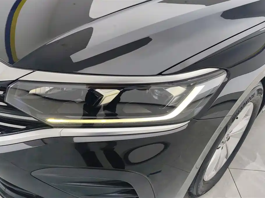 Volkswagen Passat 2025