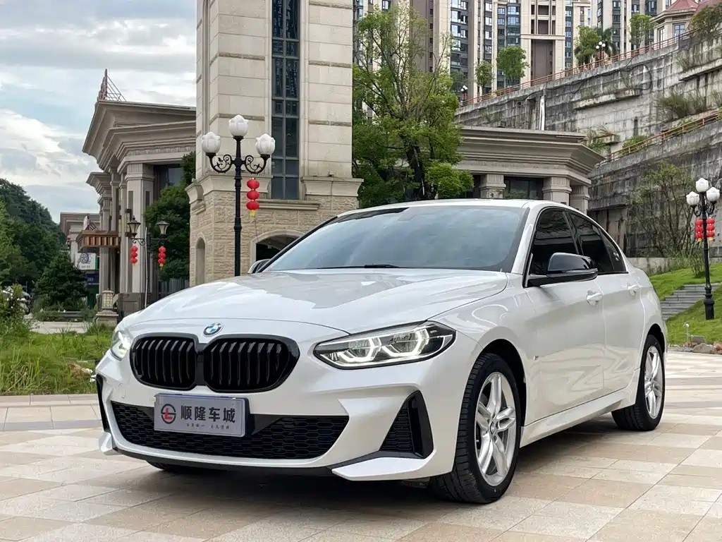 BMW 1 Series 2023 — фото 1