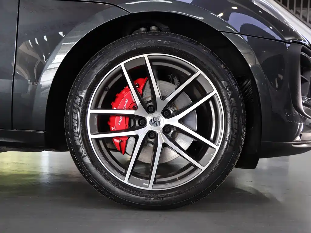 Porsche Macan 2023 — фото 35