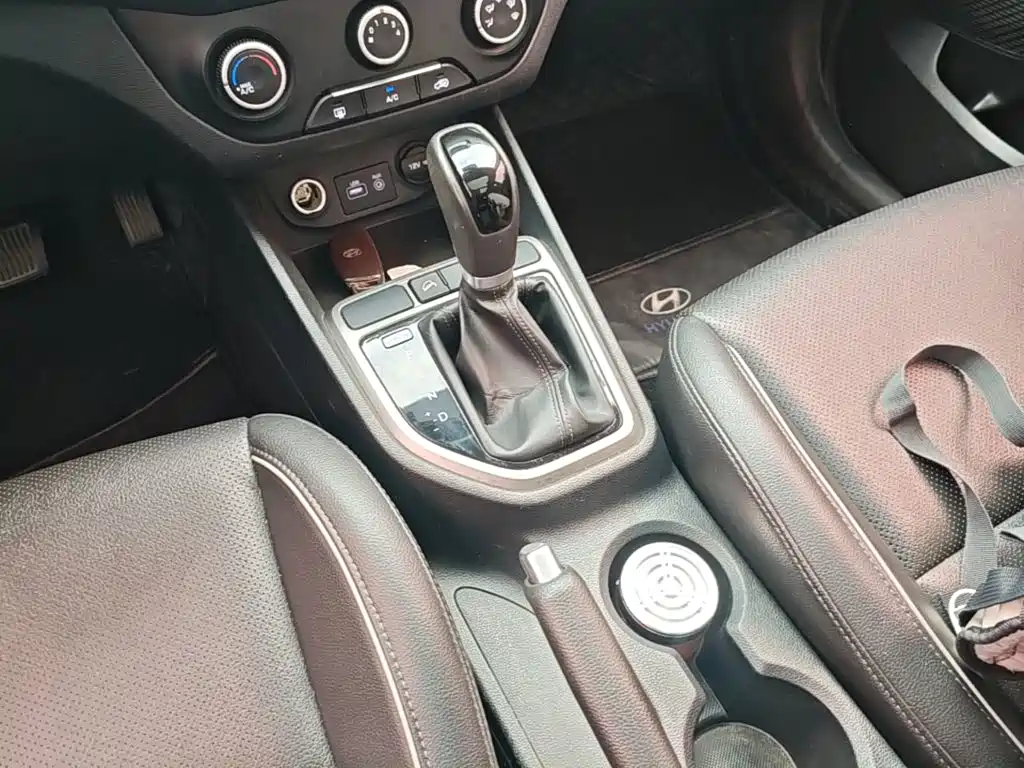 Hyundai ix25 2015 — фото 14