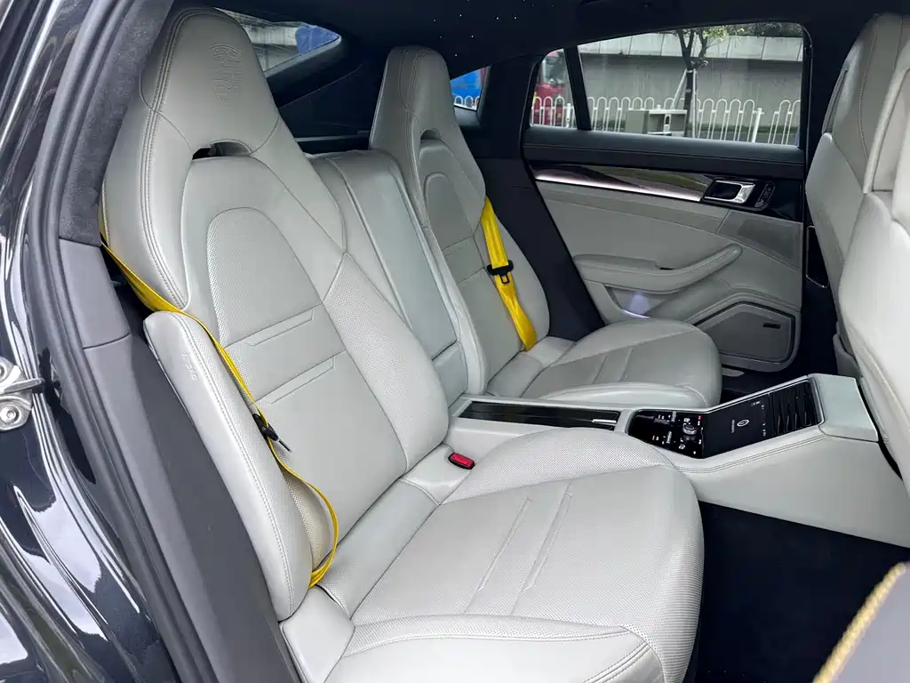 Porsche Panamera 2019 — фото 12