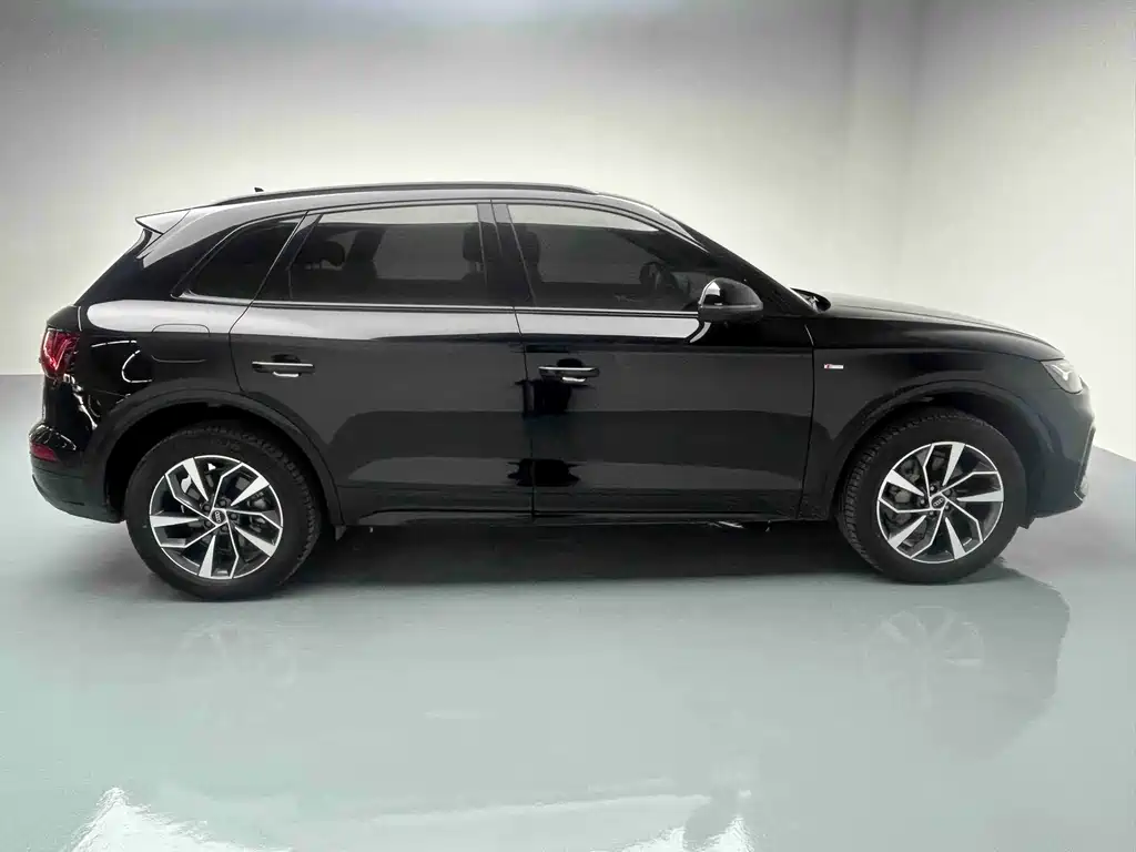 Audi Q5L 2023 — фото 12