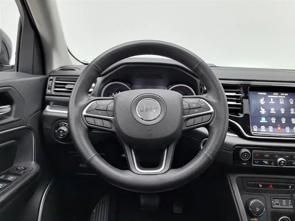 Jeep Grand Commander 2019 — фото 11