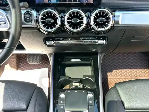 Mercedes-Benz GLB 2021