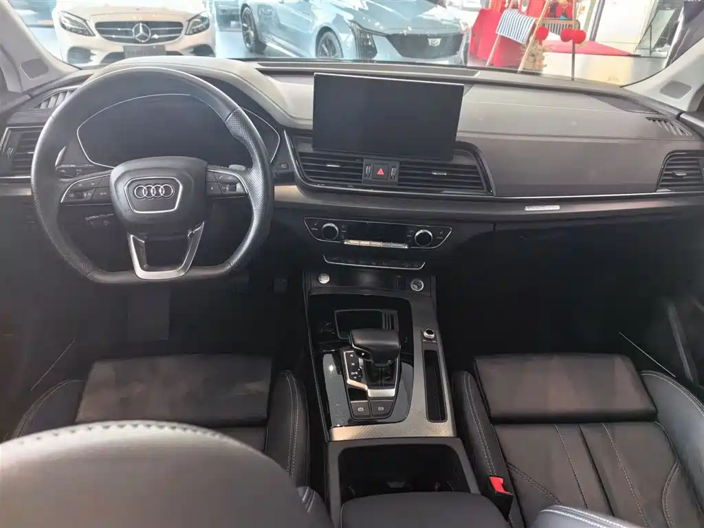 Audi Q5L 2023 — фото 6