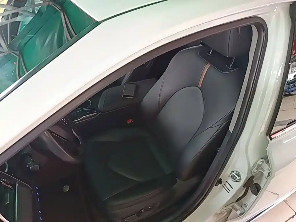 Toyota Camry 2024 — фото 15
