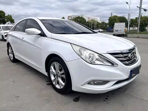 Hyundai Sonata 2011