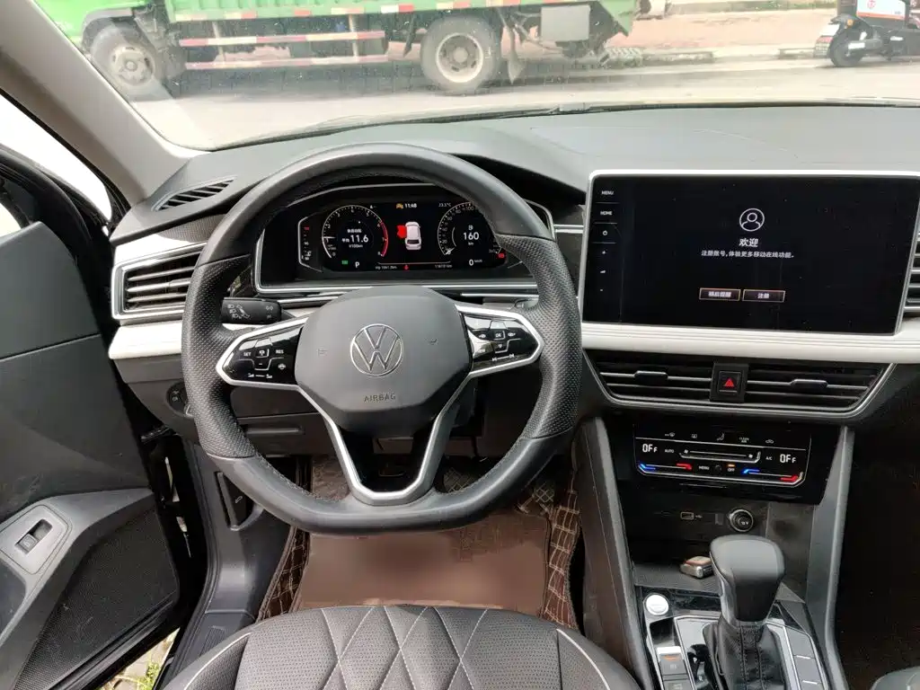 Volkswagen Tiguan L 2023 — фото 3