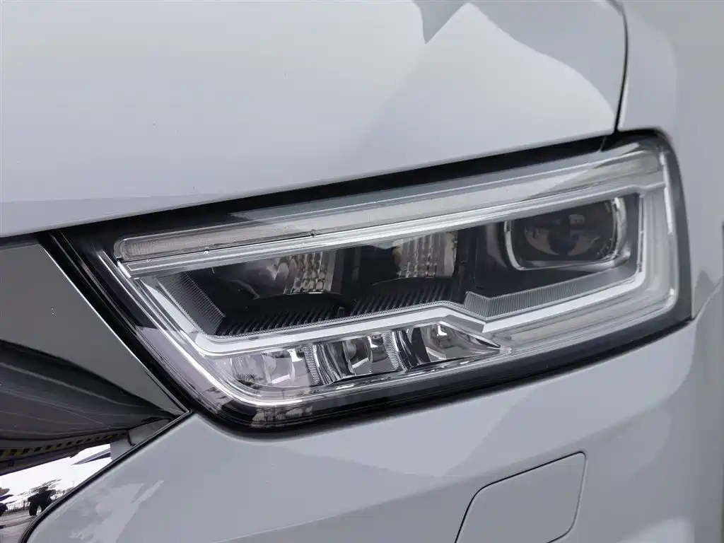 Audi Q3 2018 — фото 7