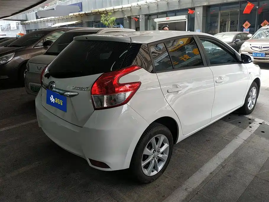 Toyota Yaris L 2014 — фото 3