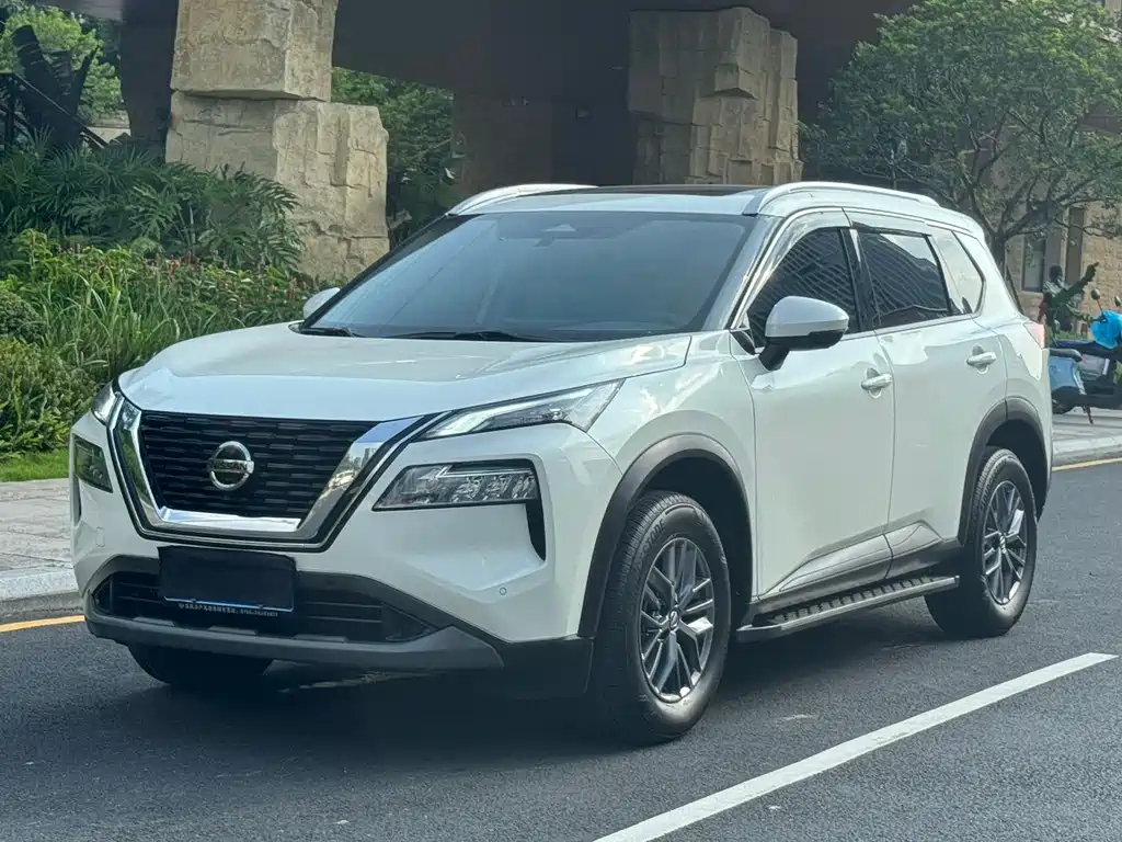 Nissan X-Trail 2022 — фото 1