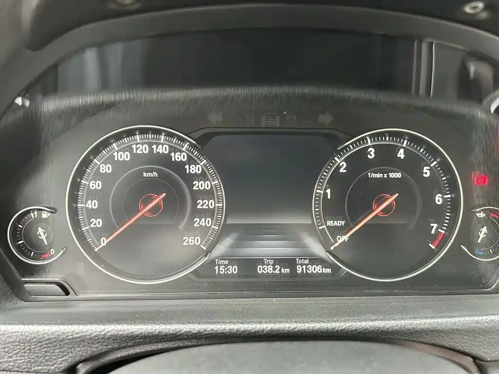 BMW 3 Series 2018 — фото 15