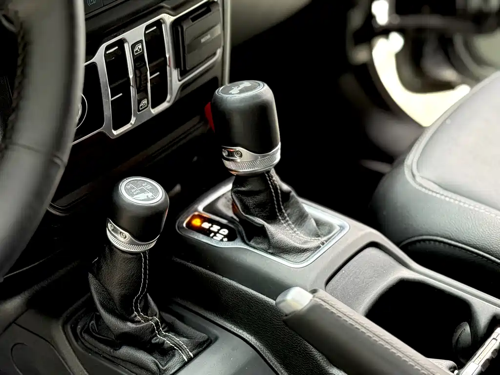Jeep Wrangler PHEV 2022 — фото 14