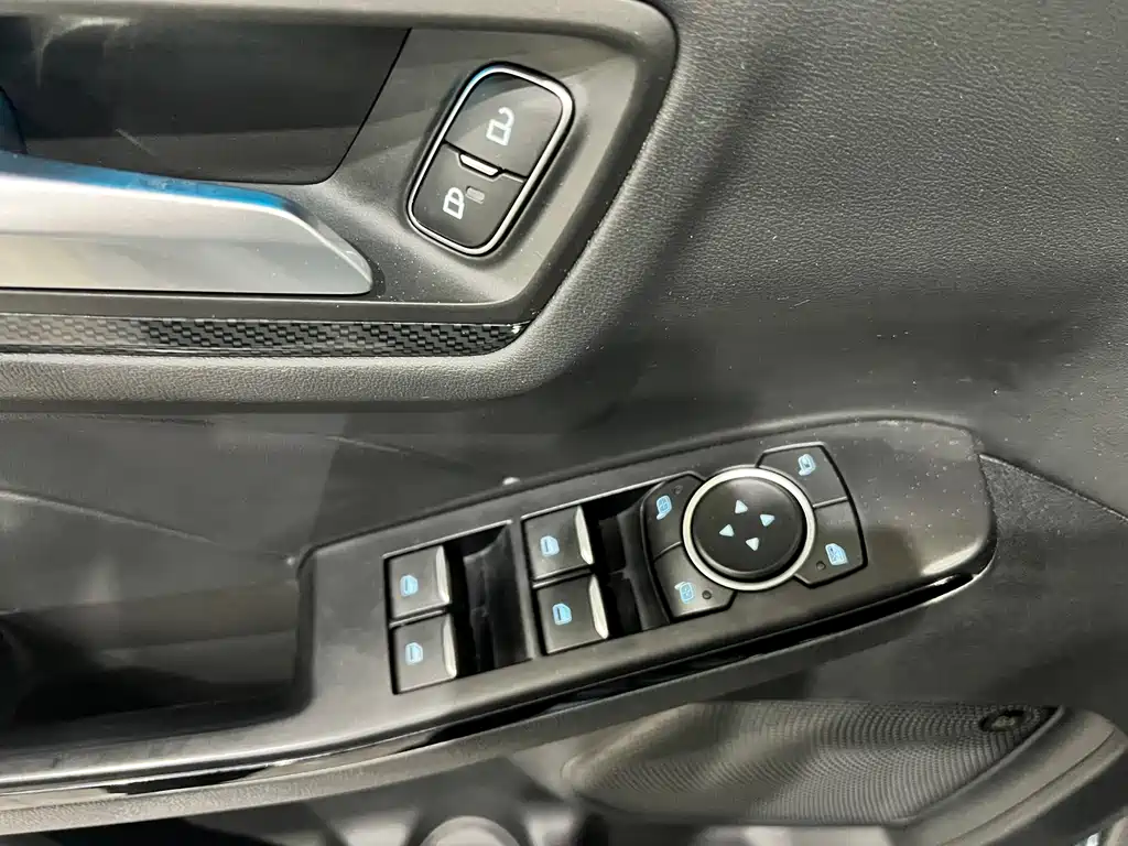 Ford Escape 2020 — фото 14