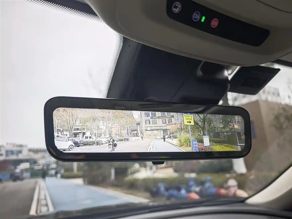 Buick Envision Plus 2023 — фото 24