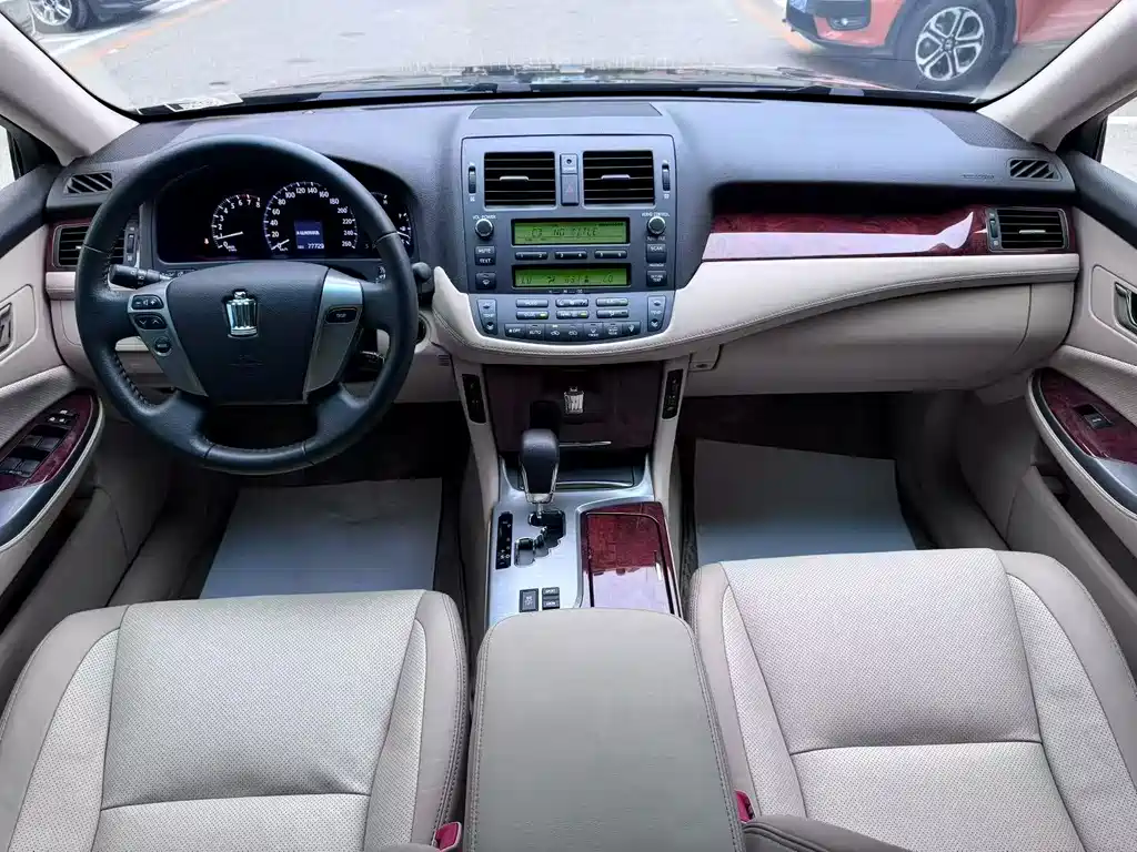 Toyota Crown 2014