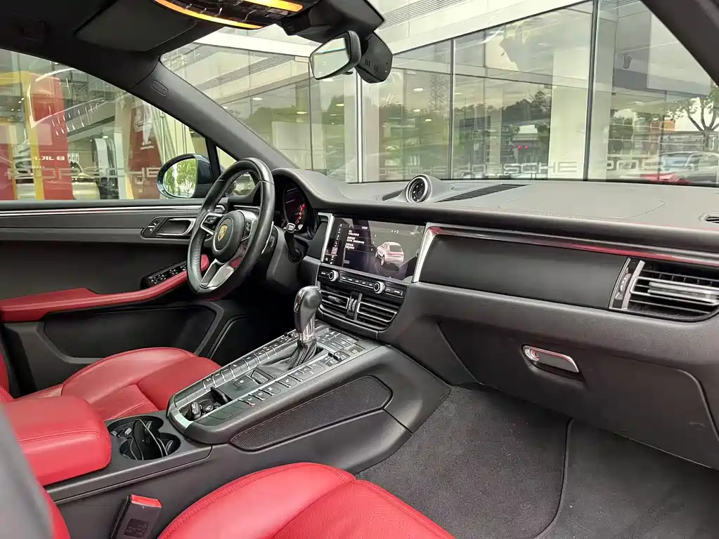 Porsche Macan 2019 — фото 9