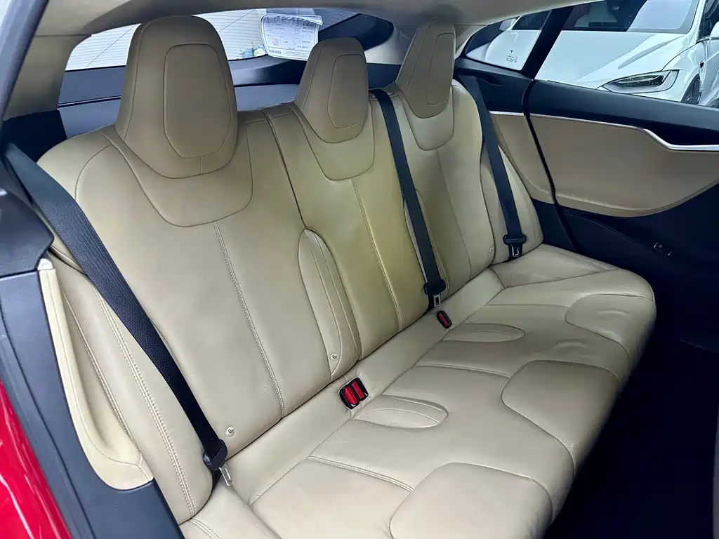 Tesla Model S 2016 — фото 11