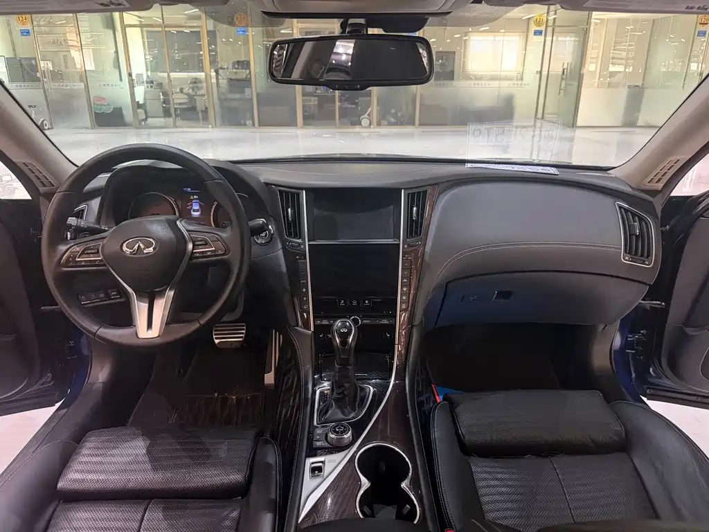 Infiniti Q50L 2018 — фото 13