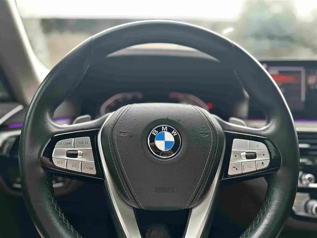 BMW 5 Series 2021 — фото 13