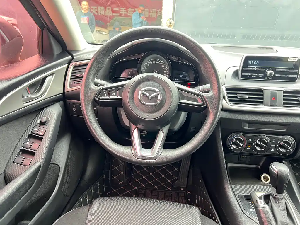 Mazda 3 Axela 2018 — фото 12