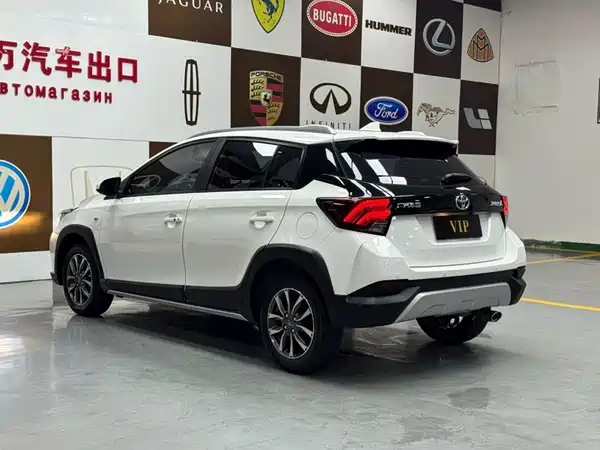Toyota Yaris L 2022