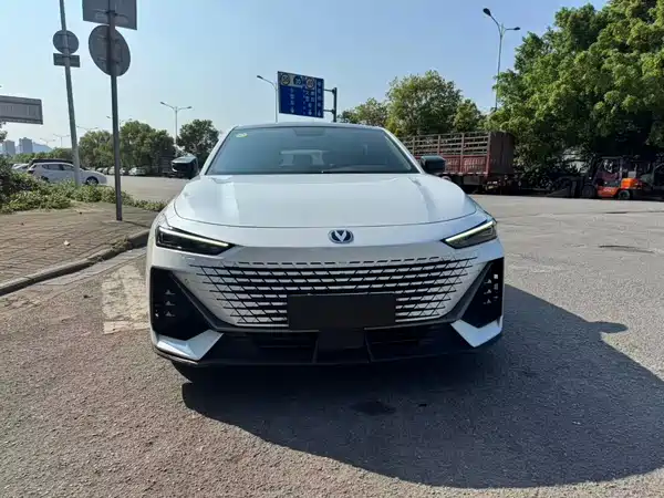 Changan UNI-V 2022