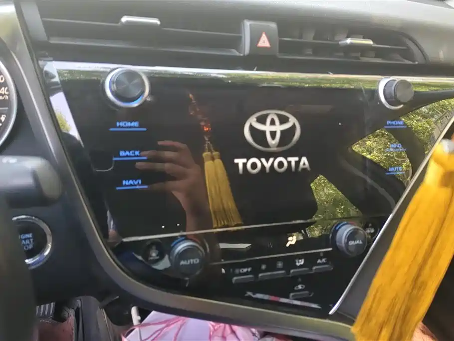 Toyota Camry 2020 — фото 11