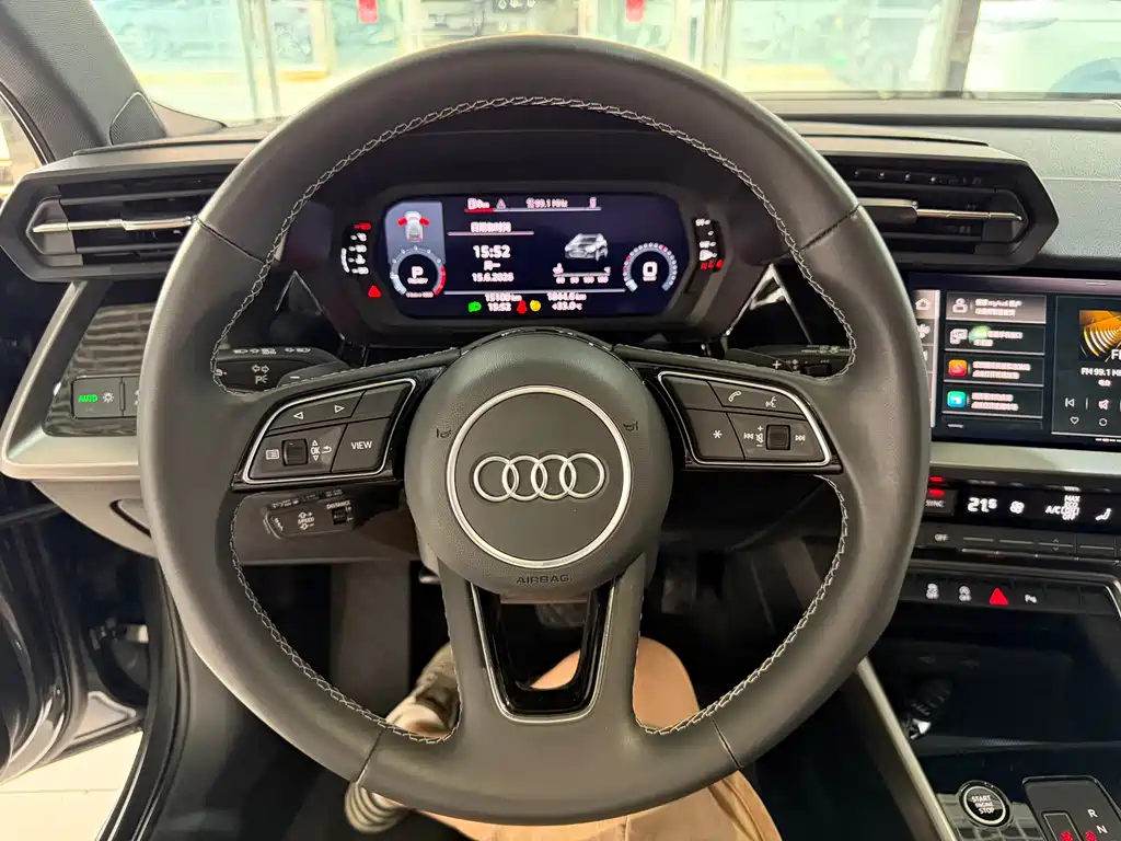 Audi A3 2023 — фото 12