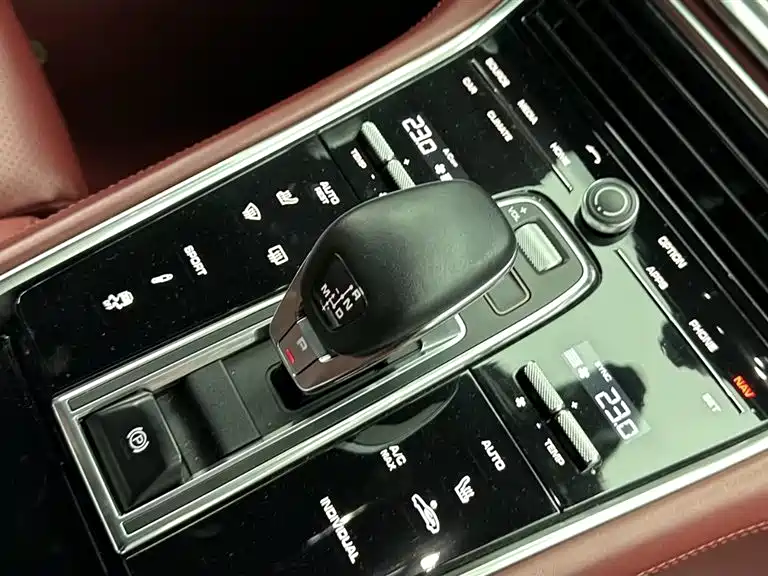 Porsche Panamera 2021 — фото 15
