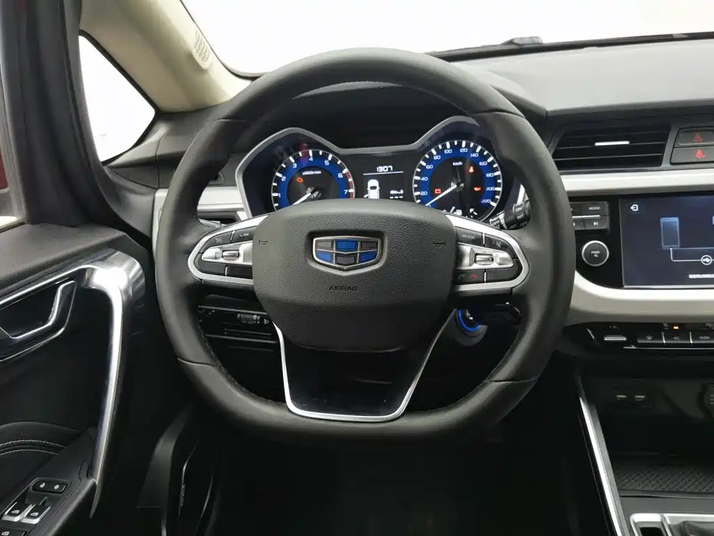Geely Vision X3 2019 — фото 11